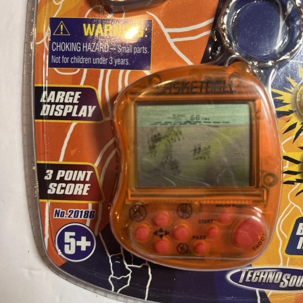 Techno Source Super Baseball Handheld Keychain LCD Video Game NEW Sealed - Picture 4 of 10